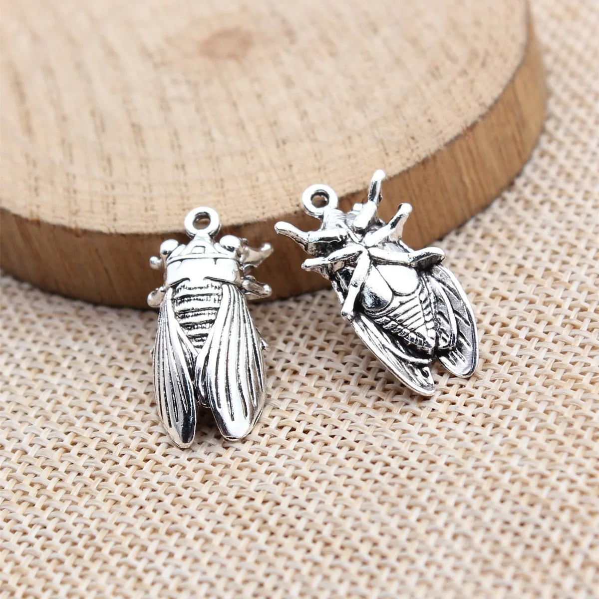 25x12x6mm 3.8g Zinc Alloy Insect Cicada Charm Pendant for DIY Necklace Bracelet Garment Decoration