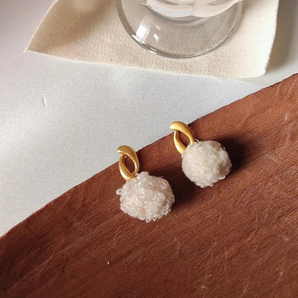Sweet Pom Pom Stud Earrings French Vintage Matte Gold Hollow Geometric Plush Handmade Jewelry