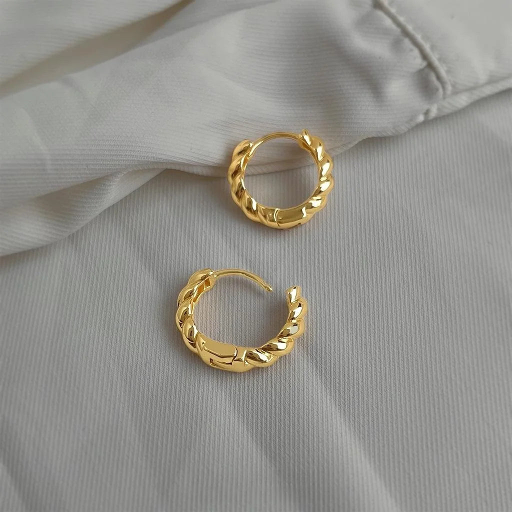 Minimalist Twisted Copper Hoop Drop Earrings Smooth Metallic Geometric Commuter Jewelry