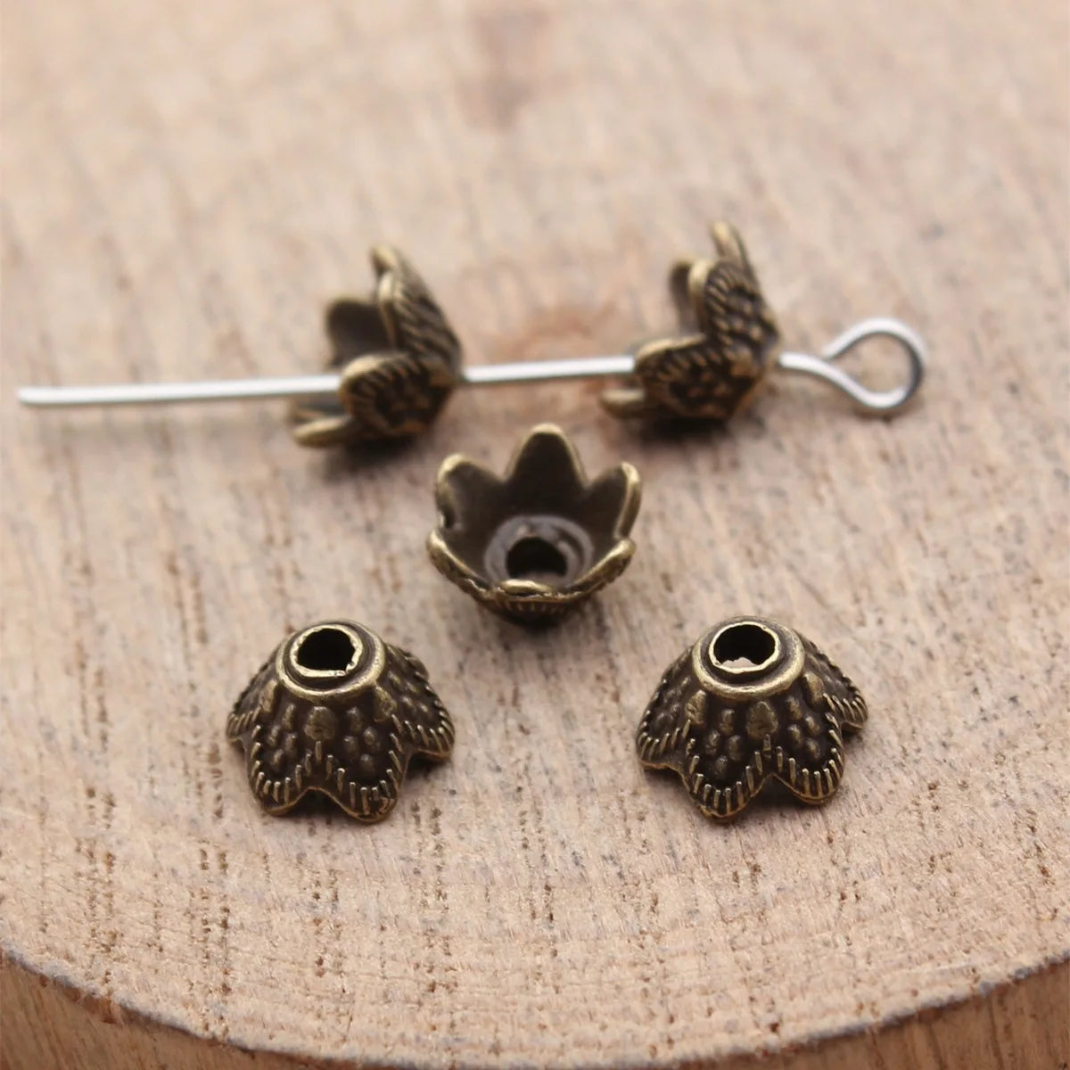 7.4x7.4x4.5mm 0.36g Multicolor Zinc Alloy Flower Bead Cap for DIY Jewelry and Garment Accessories