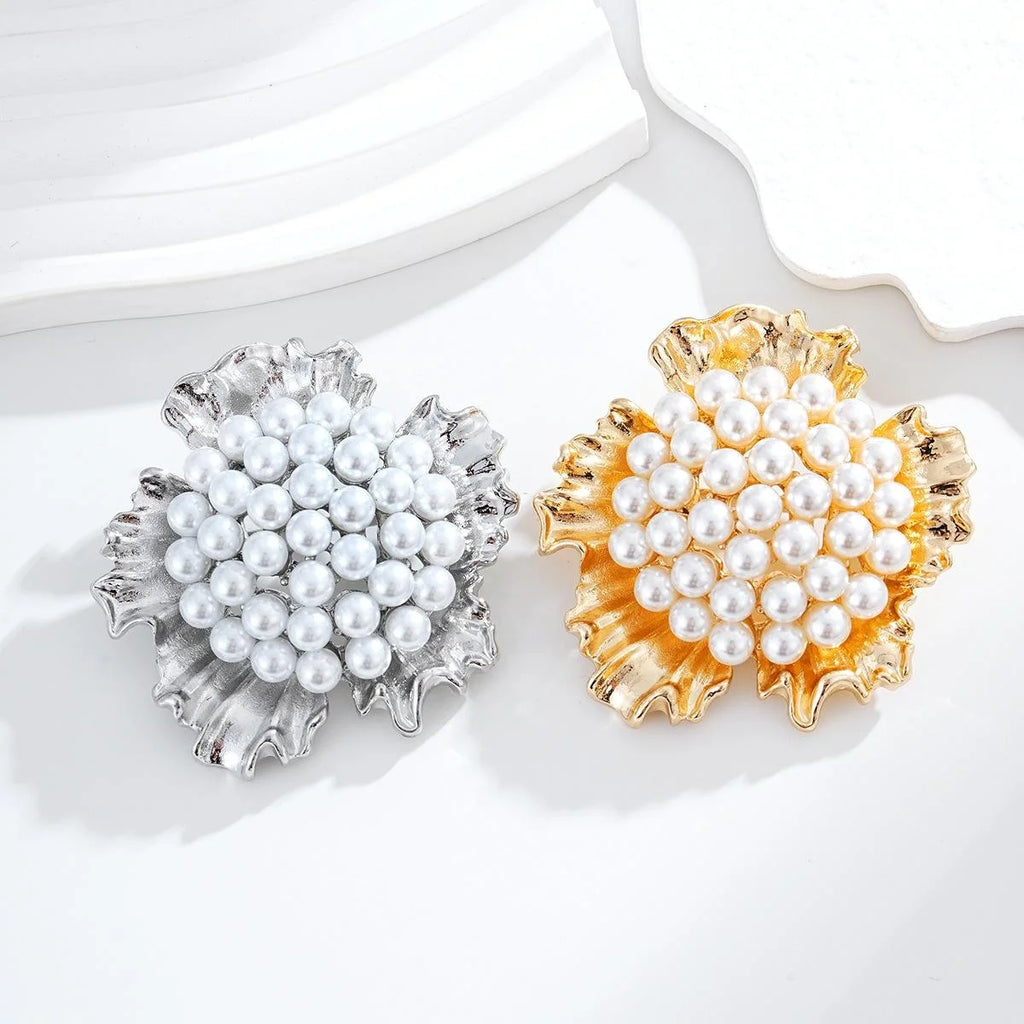Elegant Sunflower Pearl Alloy Brooch For Women, Silver Flower Lapel Pin Corsage Suit Accessory Gift