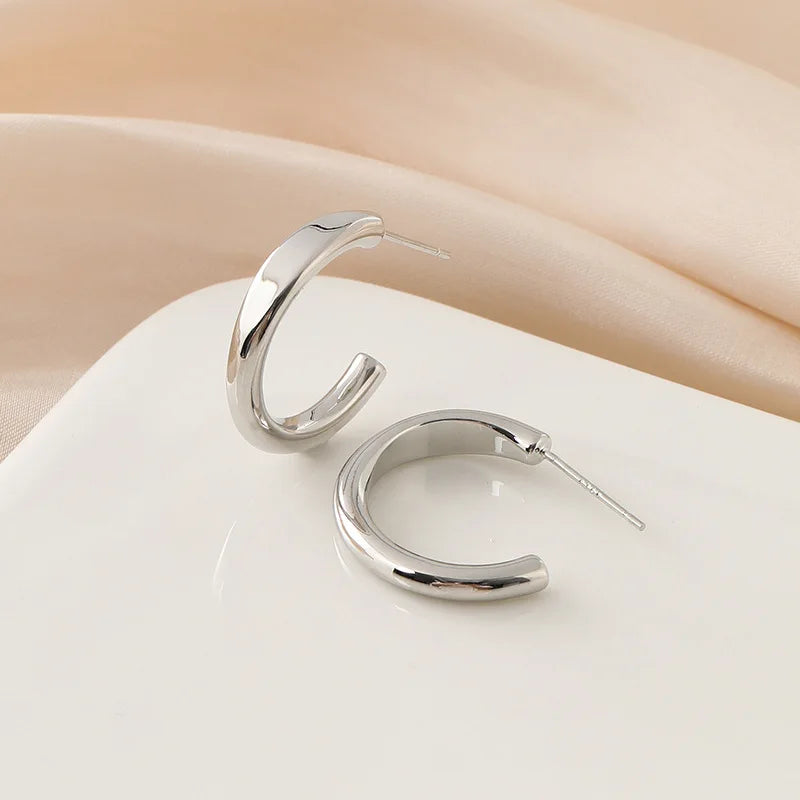 Elegant Silver Alloy Spiral Circle Hoop Stud & Clip On No Piercing Minimalist Commuter Earrings