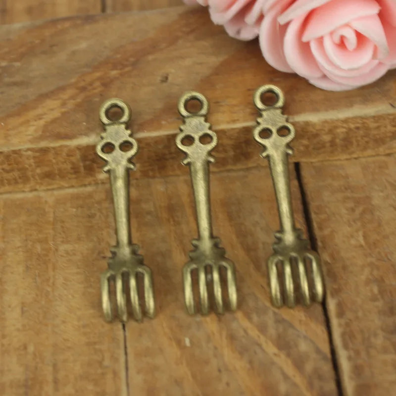 33x7MM Zinc Alloy Fork Charm Pendant No.558713 for DIY Necklace Bracelet Jewelry Making