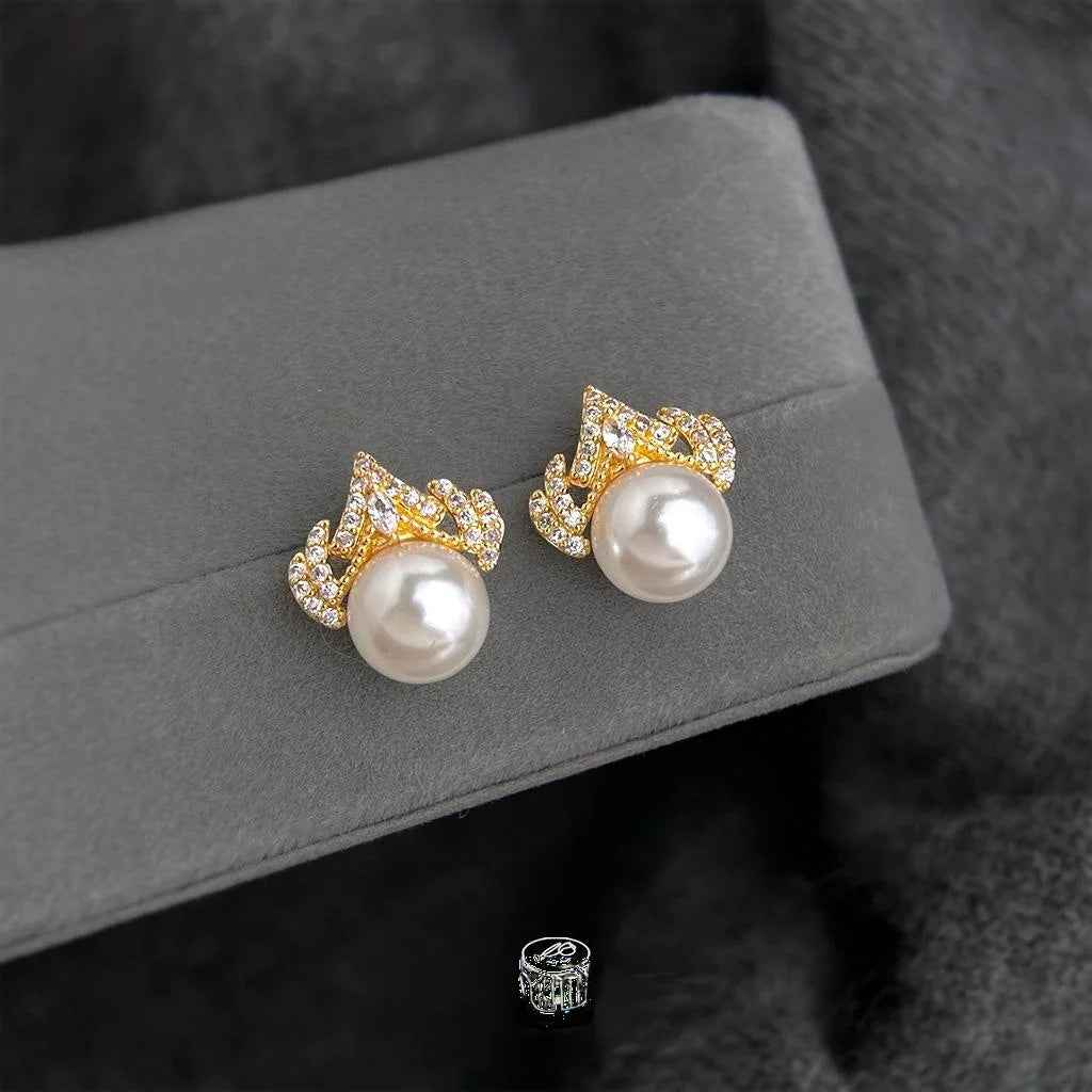 Copper Queen Crown Stud Earrings With High Gloss Pearl Zircon, Elegant Luxury