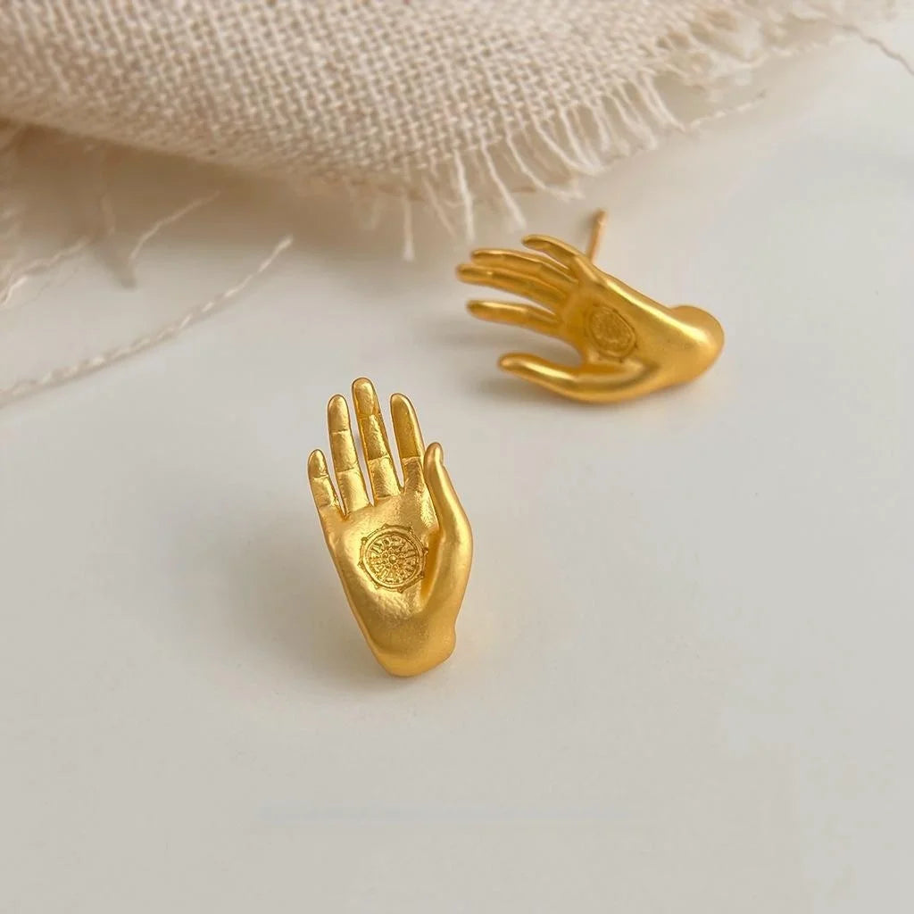 Retro Chinese Style Copper Palm Hand Stud Earrings Good Luck Jewelry