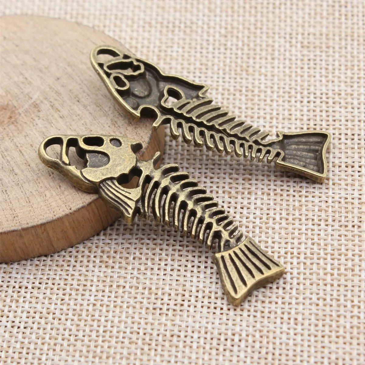 56x18mm 6.4g Multicolor Zinc Alloy Fish Bone Charm Pendant for Necklace Bracelet Jewelry Making
