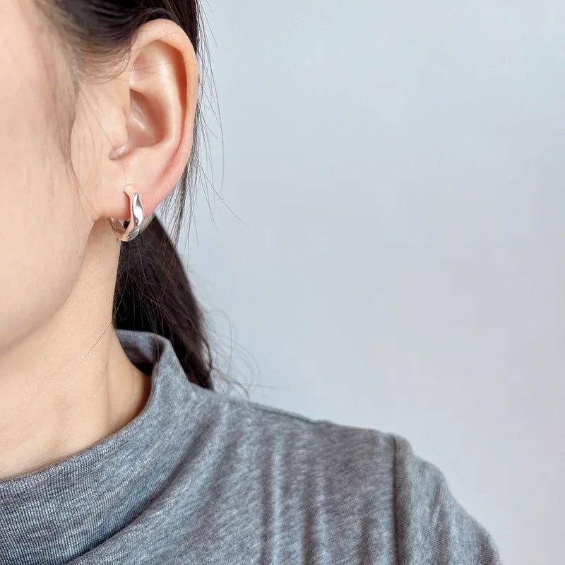 Elegant Minimalist Alloy Twisted Hoop Huggie Stud & Clip On No Piercing Ear Cuff For Women Earrings
