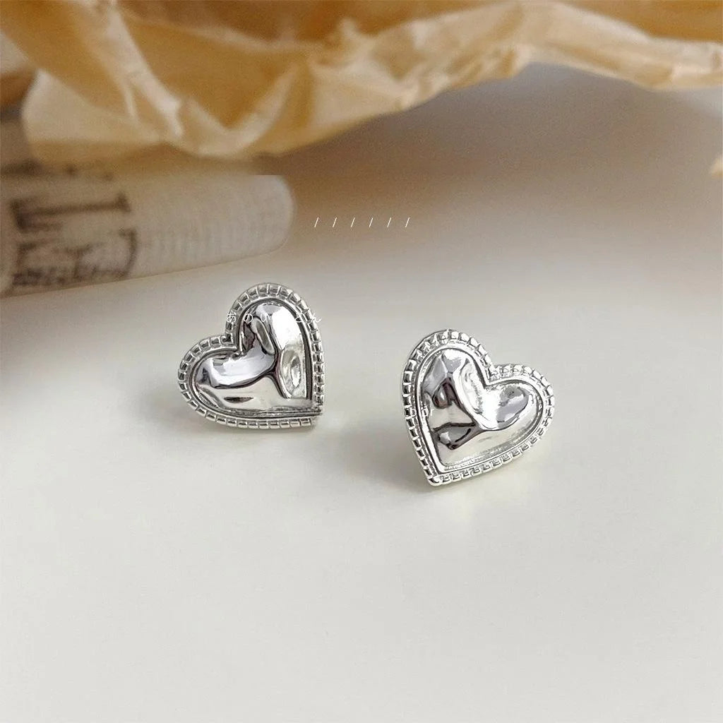 Sweet Cool Textured Heart Copper Stud Earrings Liquid Metal Minimalist Commuter Jewelry