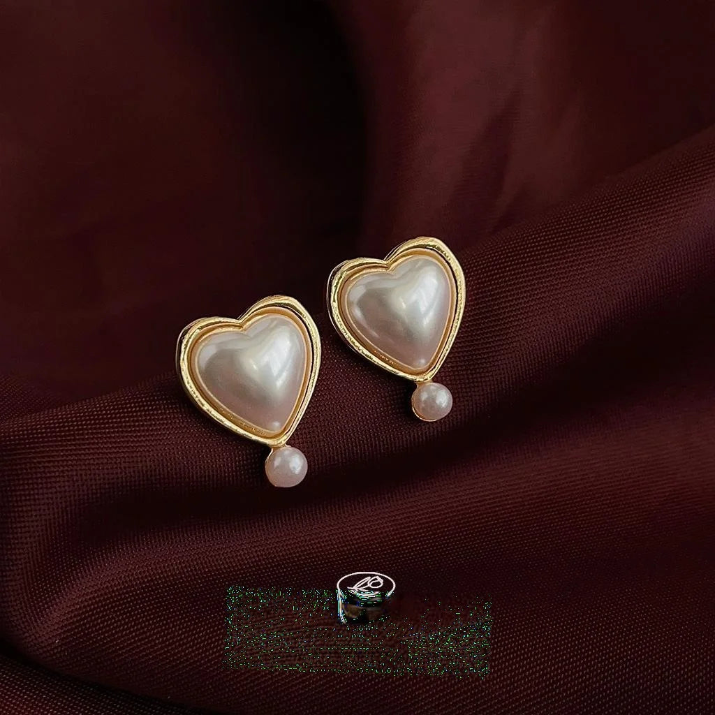 French Vintage Heart Resin Pearl Stud Earrings Copper Elegant Commuter Jewelry For Women
