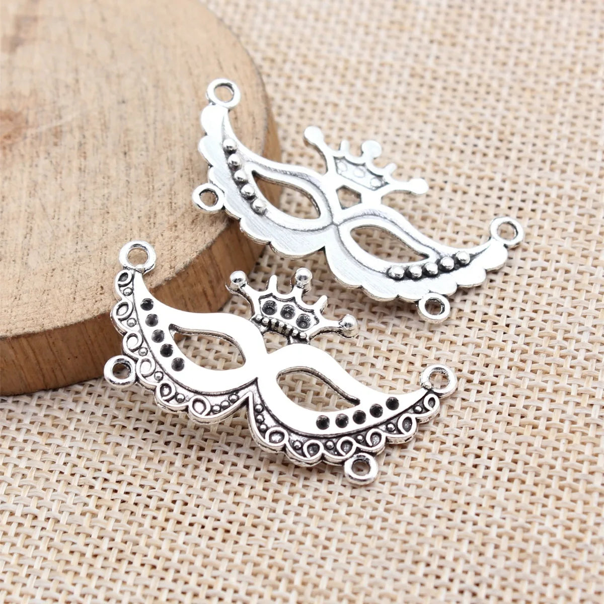 40x21mm 3.2g Multi Color Zinc Alloy Crown Mask Charm Pendant for DIY Necklace Jewelry Making
