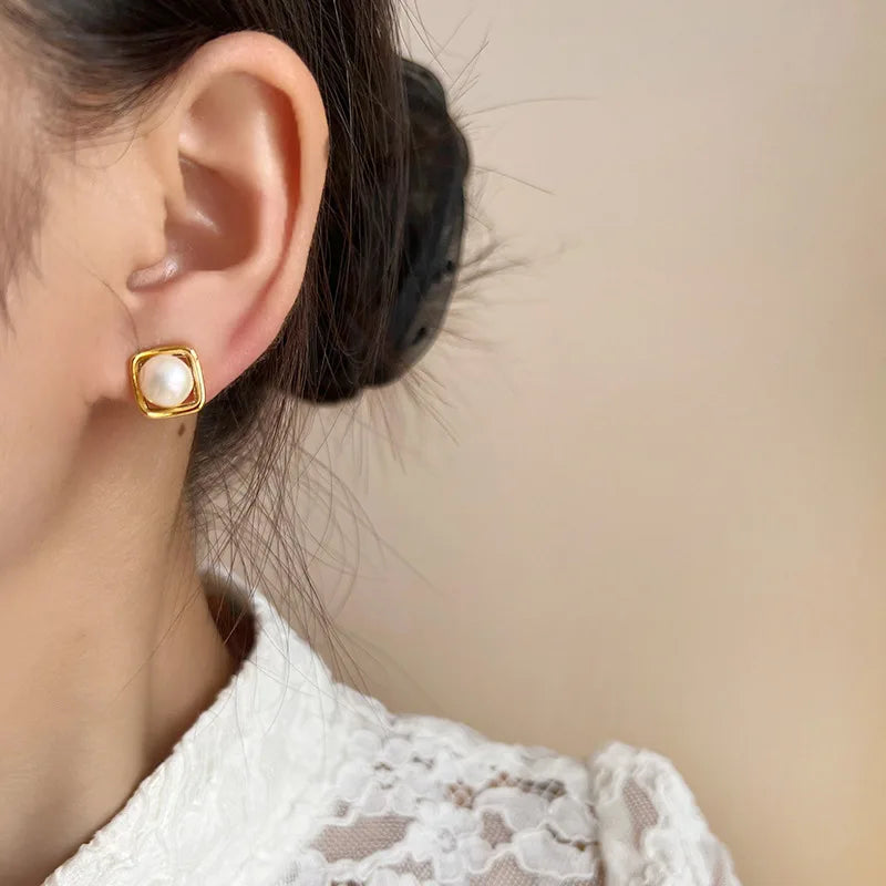 Elegant Square Spiral Freshwater Pearl Alloy Stud & Clip On No Piercing Commuter Statement Earrings