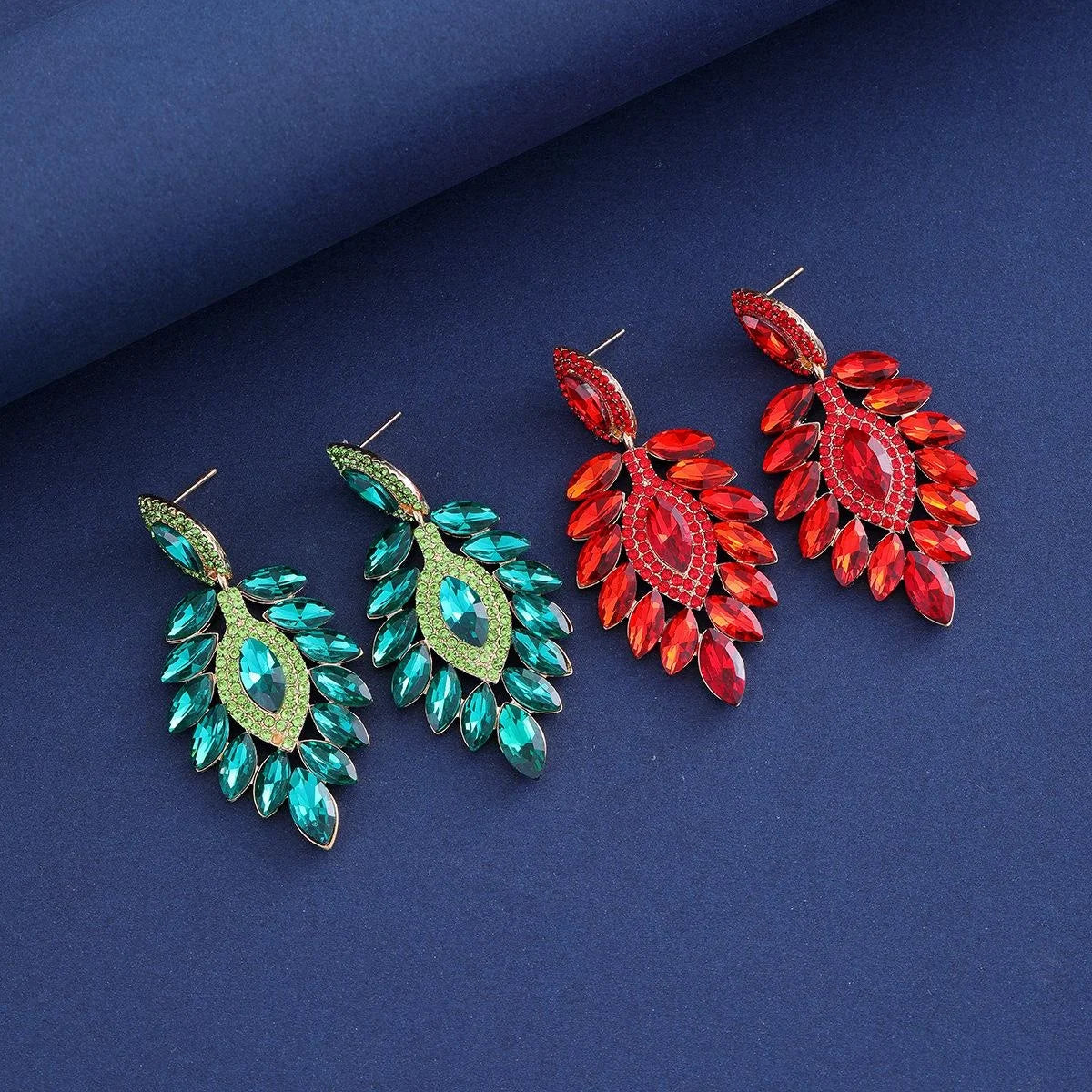 Luxury Green Crystal Rhinestone Leaf Chandelier Earrings For Women, Elegant Alloy Drop Jewelry For Wedding Party