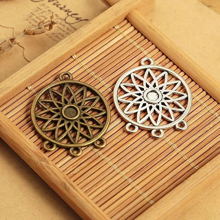 Antique Silver Zinc Alloy Hollow Charm Pendant for DIY Necklace Bracelet Jewelry Making — 33×22mm