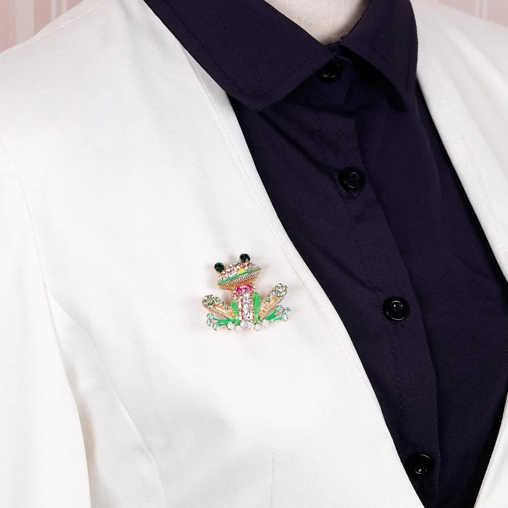 Cute Enamel Frog Brooch With Rhinestone Crystals, Alloy Animal Lapel Pin Corsage For Women Suit Gift