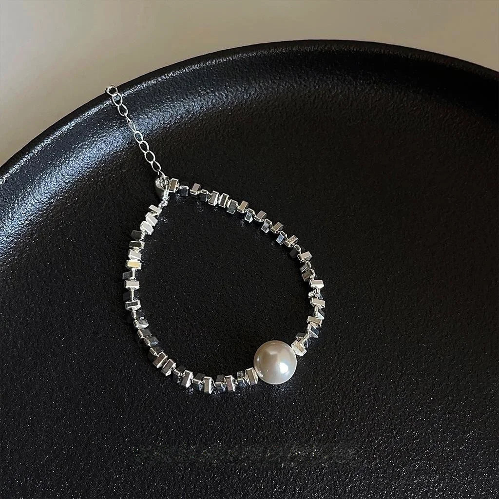 Light Luxury Irregular Geometric Synthetic Black Stone Glass Pearl Collarbone Necklace