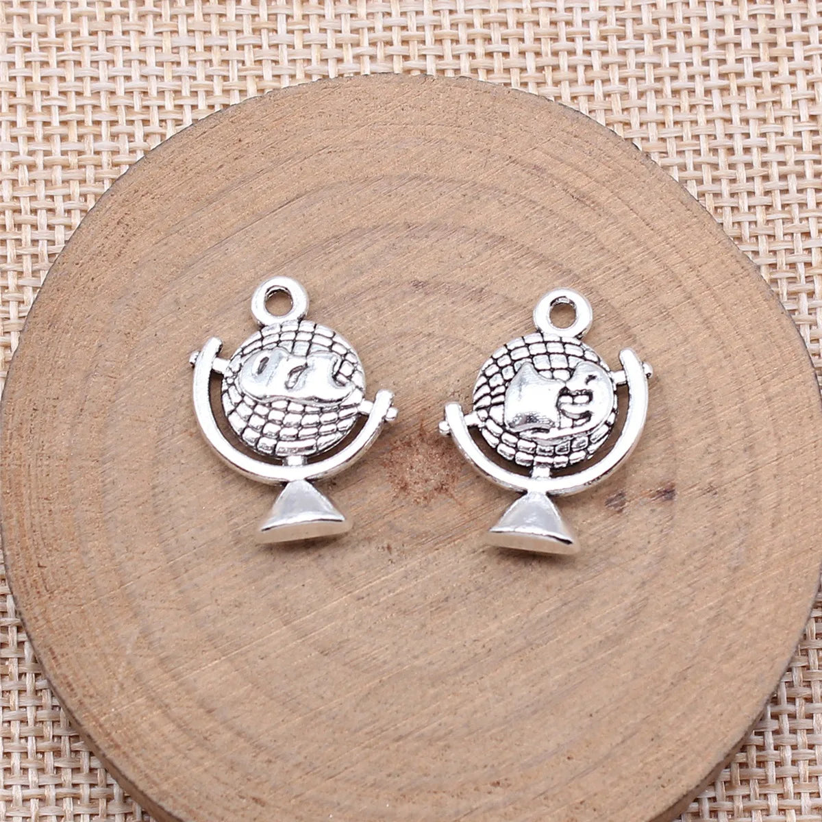 21x17mm 2.2g Antique Silver Tone Zinc Alloy Globe Charm Pendant for DIY Necklace Bracelet Jewelry Making