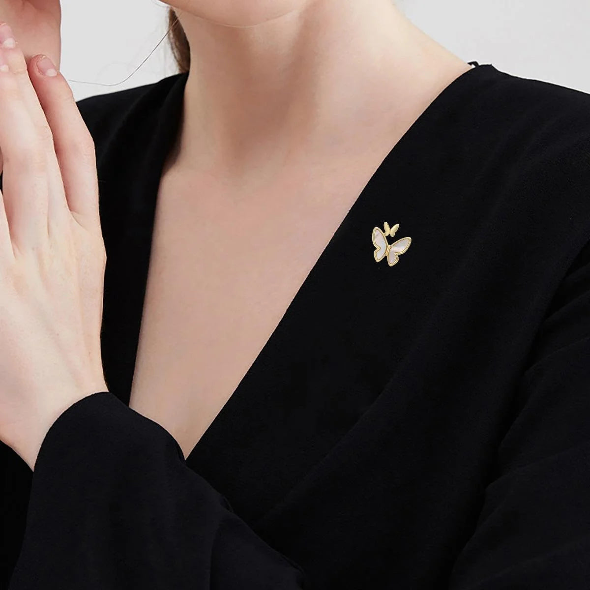 Light Luxury Mother Of Pearl Butterfly Brooch Gold Plated Copper Zircon Lapel Pin Suit Accessory Gift