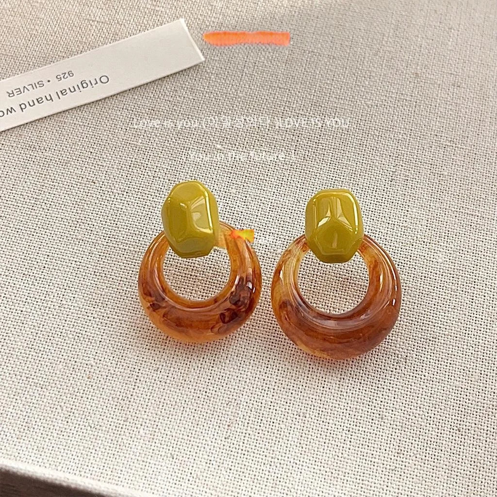 Original Design Contrast Color Acrylic Amber Round Geometric Drop Earrings