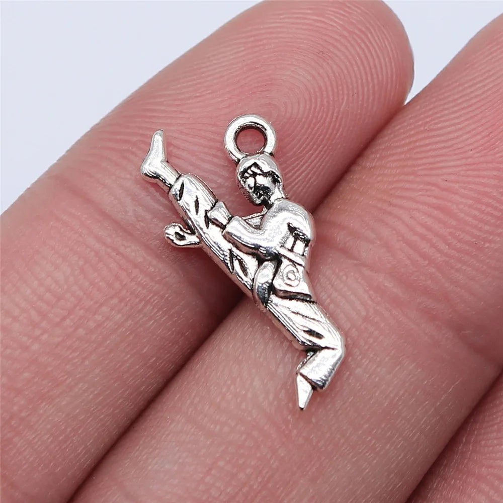 22x10mm 1.1g Antique Silver Zinc Alloy Martial Arts Athlete Charm Pendant for Sports DIY Jewelry Making