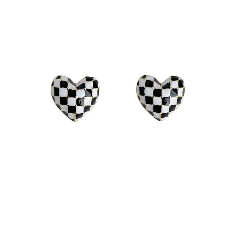 Elegant Black White Checker Heart Copper Stud Earrings Minimalist Enamel Casual Jewelry