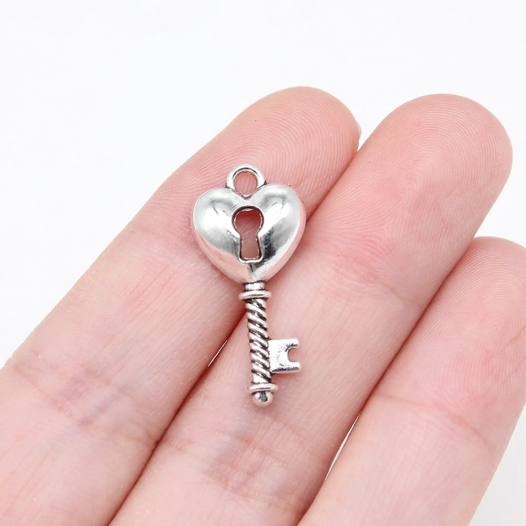 26x11mm 1g Antique Silver Zinc Alloy Heart Key Charm Pendant for DIY Bracelet Necklace Making