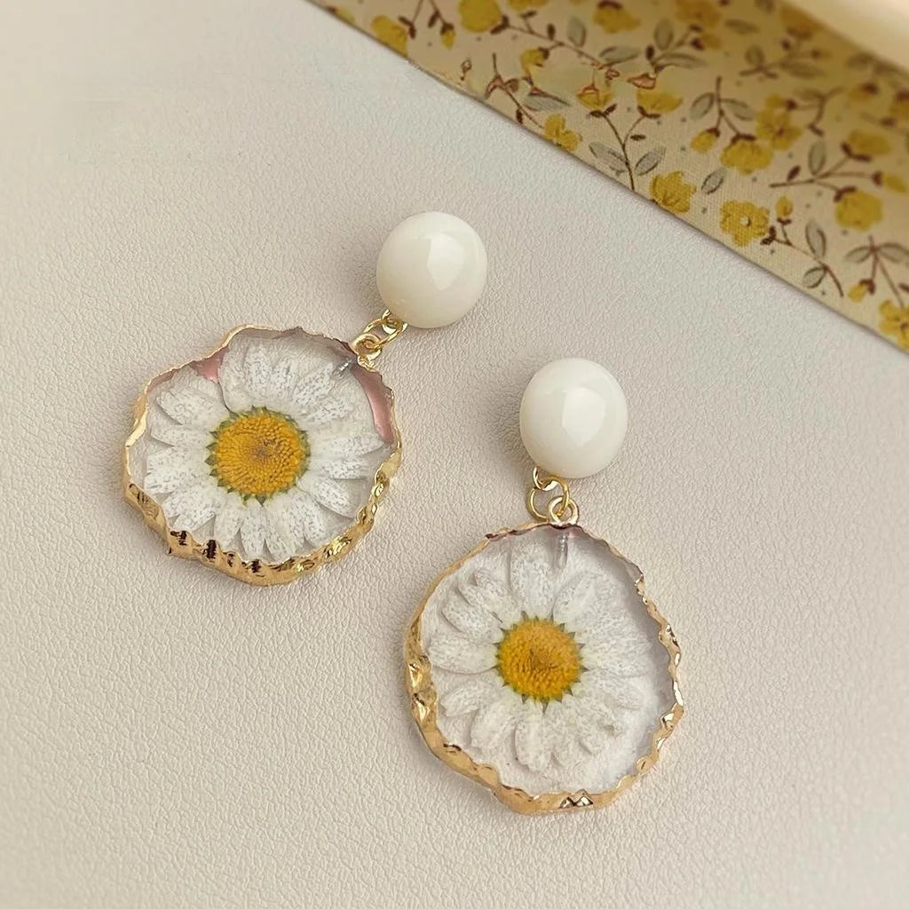 Summer Vacation Style Natural Dried Daisy Flower Drop Earrings Fresh Sweet Floral Petal Jewelry