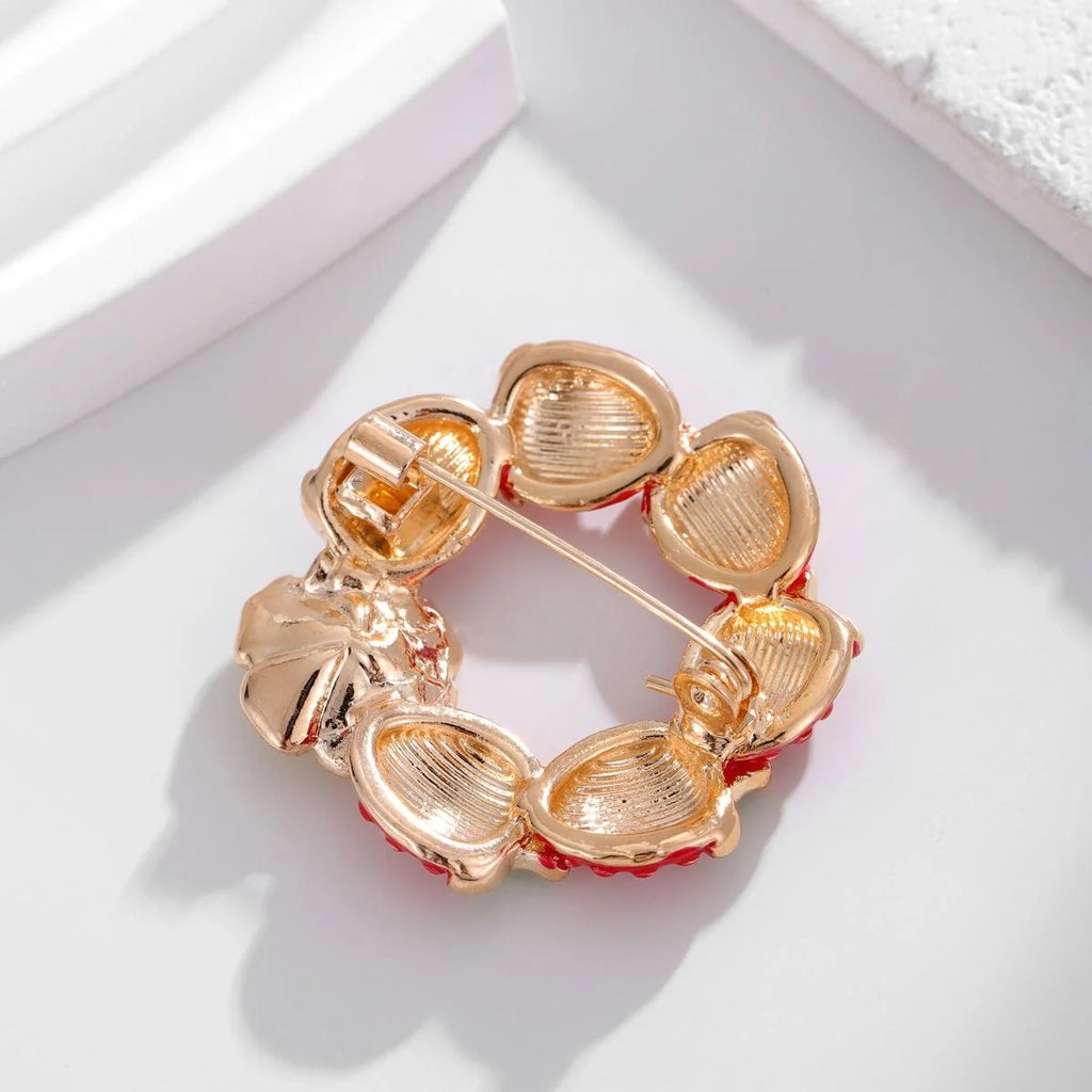 Cute Enamel Strawberry Wreath Brooch With Flower Rhinestone, Alloy Lapel Pin Corsage Suit Accessory Gift