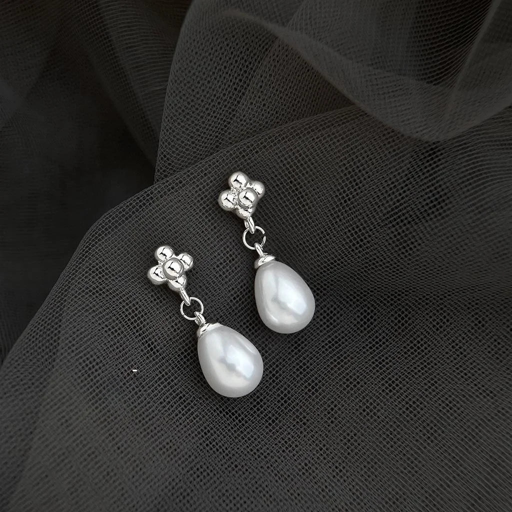High-End Creative Pearl Teardrop Geometric Copper Drop Earrings With Silver Plated Pins