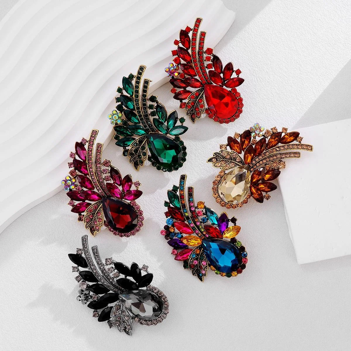 Luxury Green Crystal Rhinestone Leaf Bouquet Alloy Brooch For Women, Elegant Lapel Pin Suit Accessory