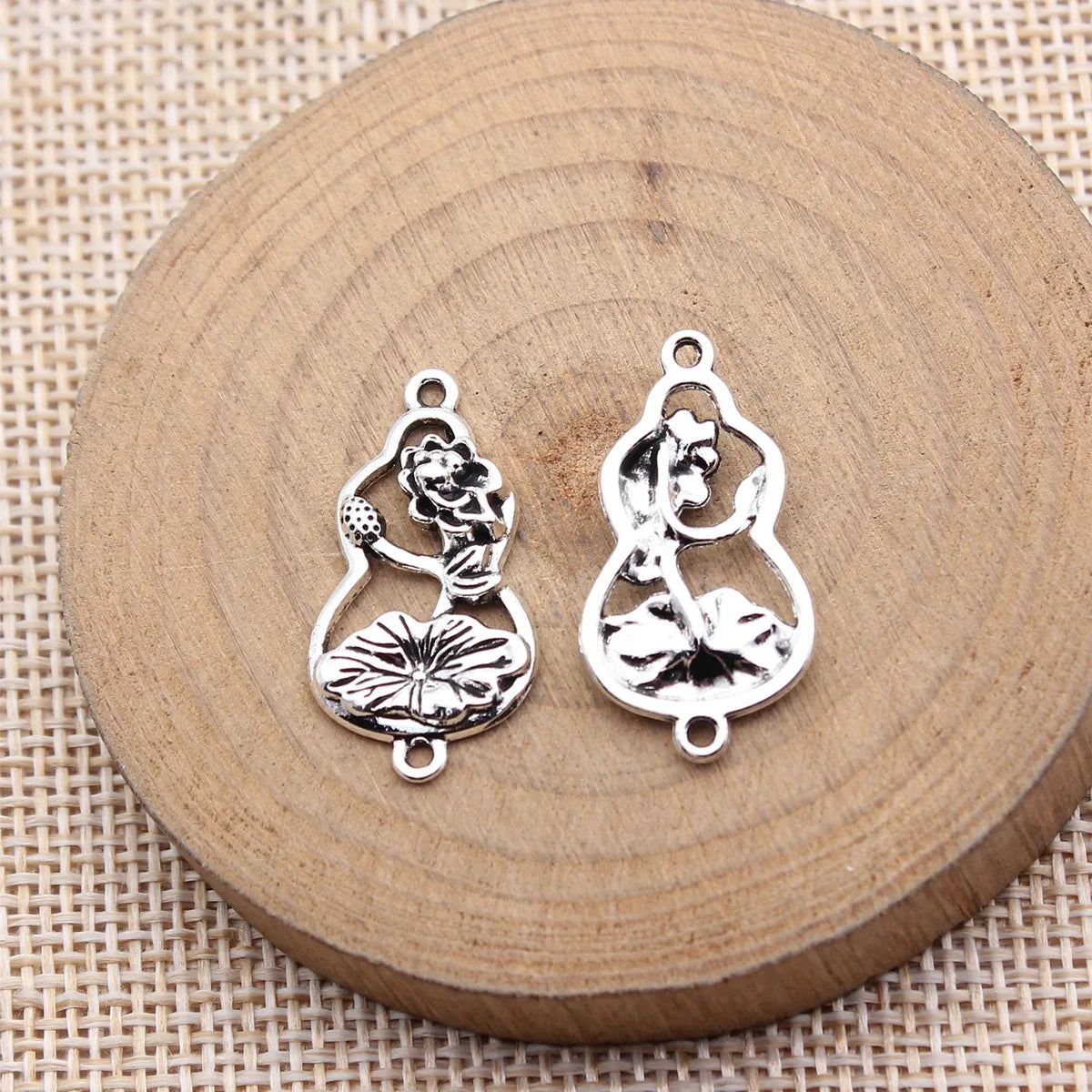 26x14mm 1.34g Antique Silver Zinc Alloy Lotus Leaf Gourd Connector Charm for Chinese Style Jewelry