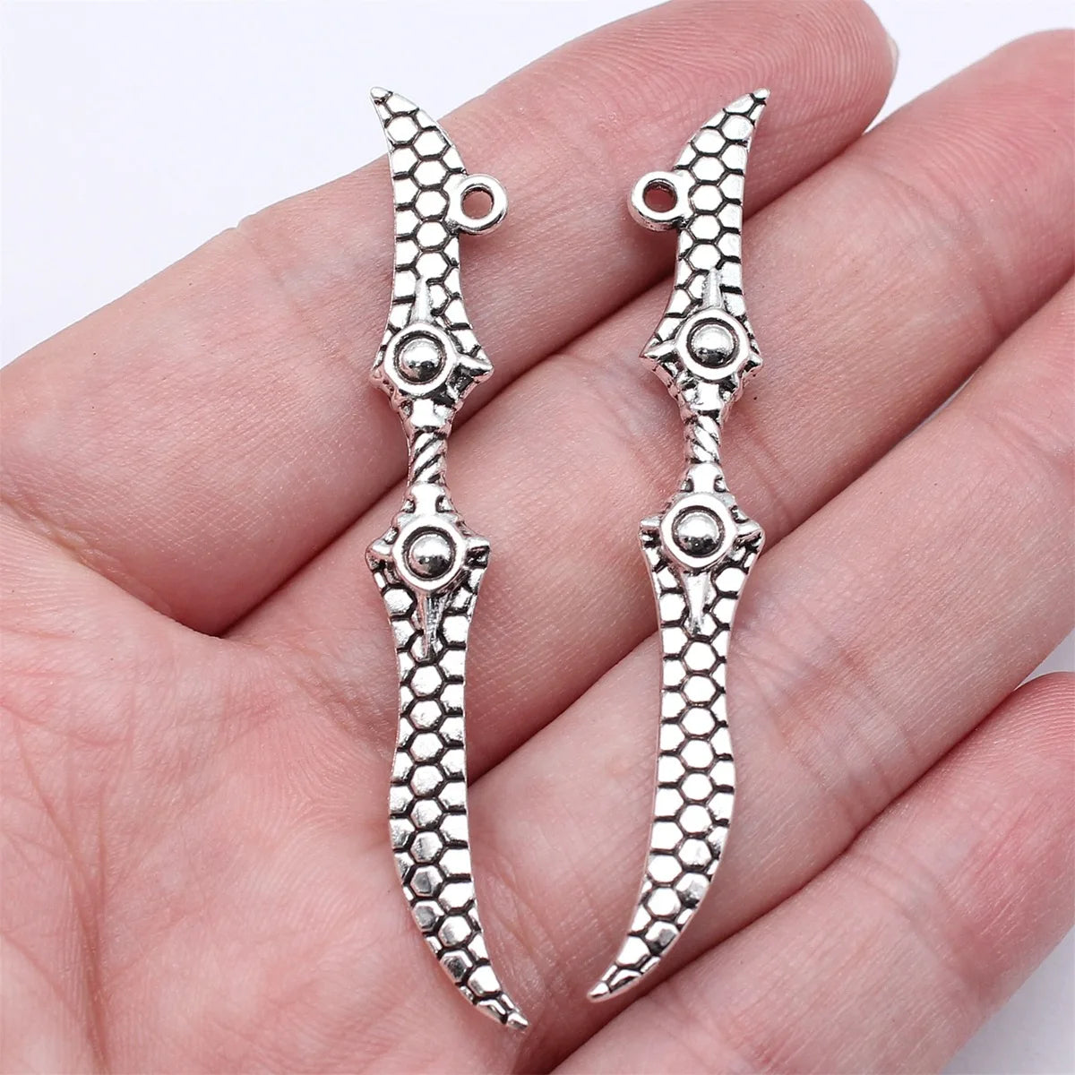 59mm 3.1g Antique Silver Tone Zinc Alloy Blade Spear Sword Halberd Charm Pendant for Cosplay DIY