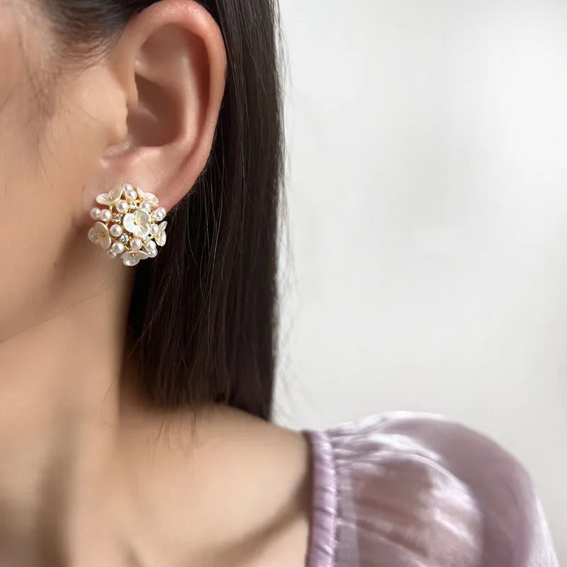 Vintage Pearl Flower Cluster Alloy Rhinestone Stud & Clip On No Piercing Luxury Statement Earrings