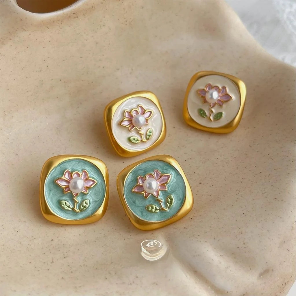 New Chinese Vintage Oil Painting Baroque Freshwater Pearl Lotus Flower Copper Stud Earrings