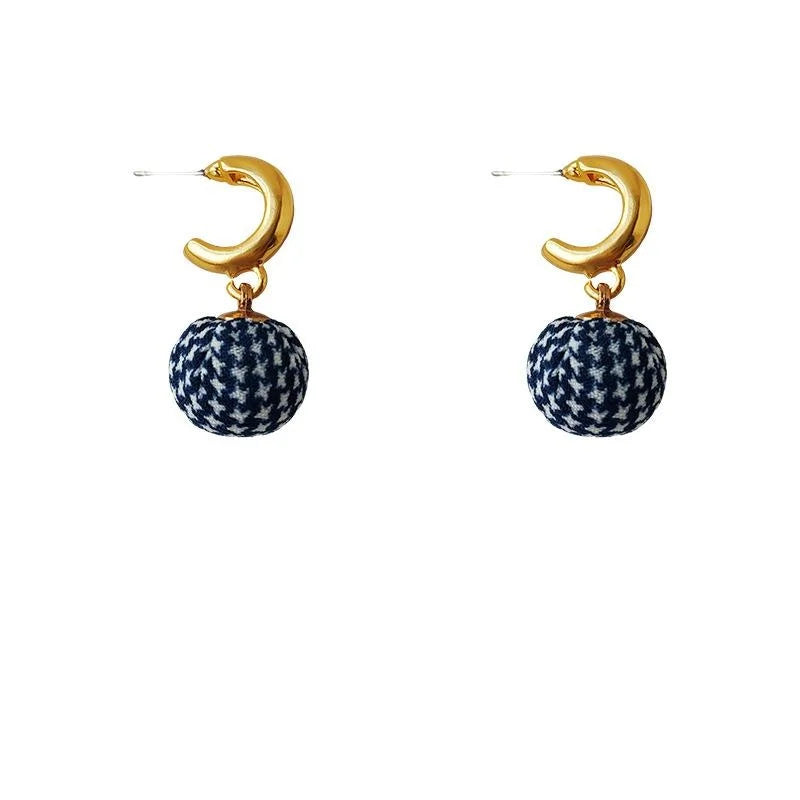 French Vintage Houndstooth Fabric Geometric Mesh Stud Earrings For Elegant Commuter Style