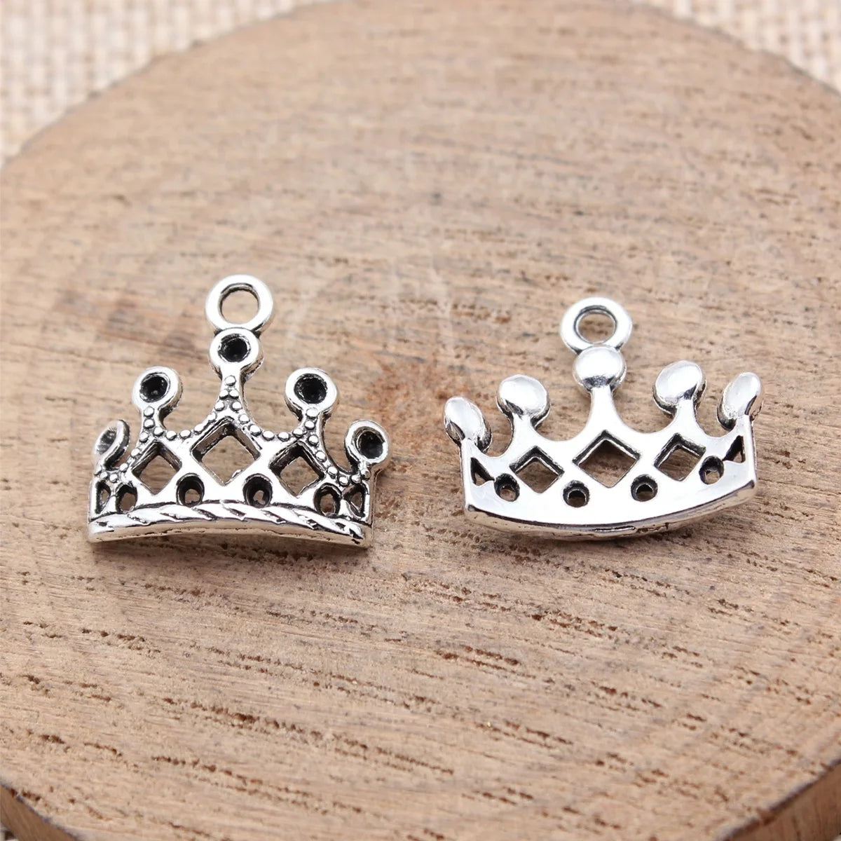 17x15mm 1.15g Antique Silver Zinc Alloy Crown Charm Pendant for DIY Vintage Jewelry Making