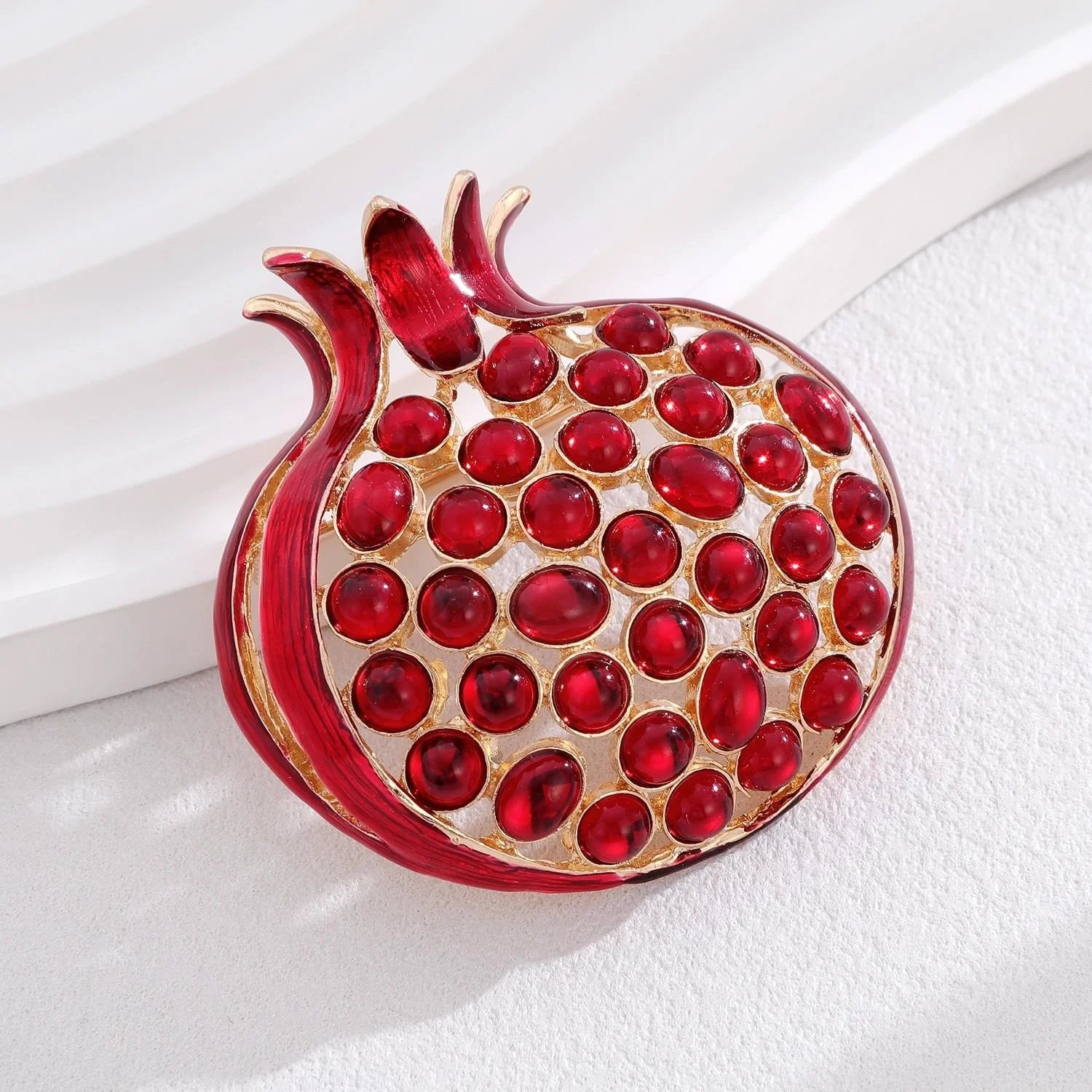 Elegant Red Enamel Pomegranate Brooch With Rhinestone Seeds, Alloy Fruit Lapel Pin Corsage Gift