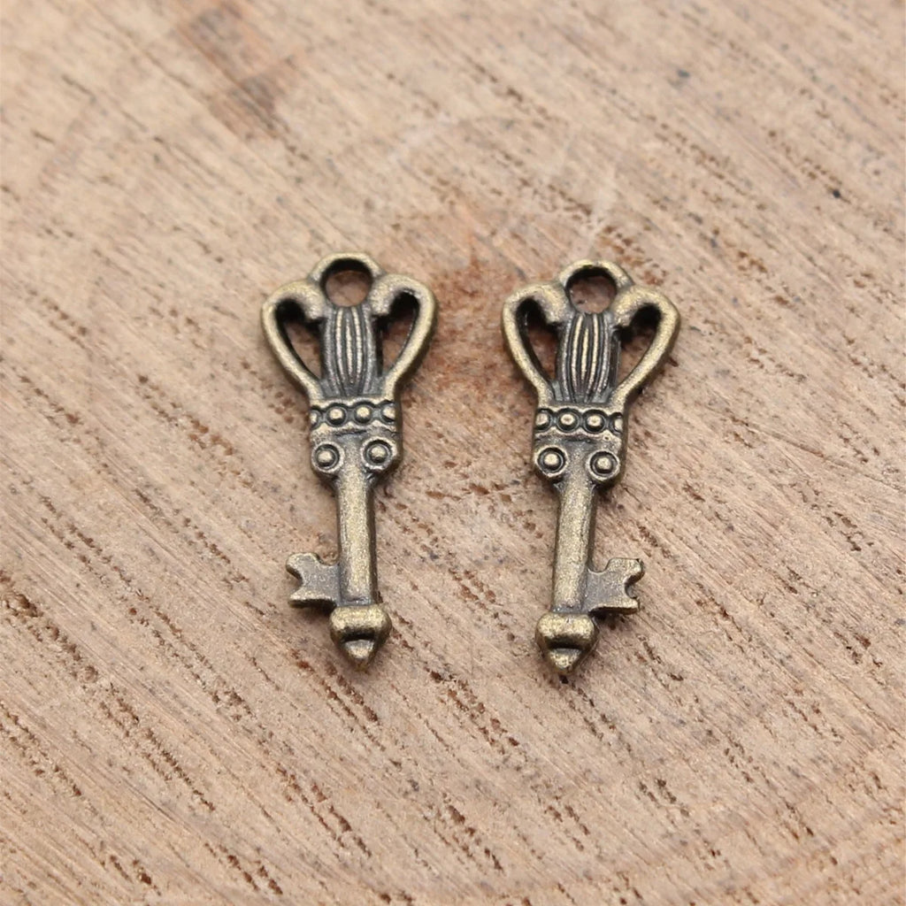 19x7.6mm 0.47g Multicolor Zinc Alloy Small Key Charm Pendant for Necklace Bracelet DIY Jewelry
