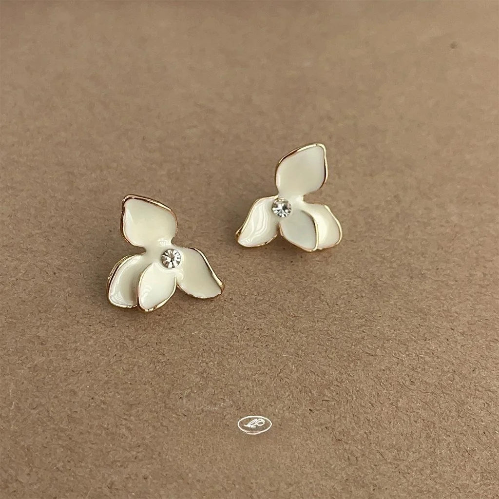 French Vintage Cream White Iris Flower Copper Stud Earrings For Elegant Everyday Wear