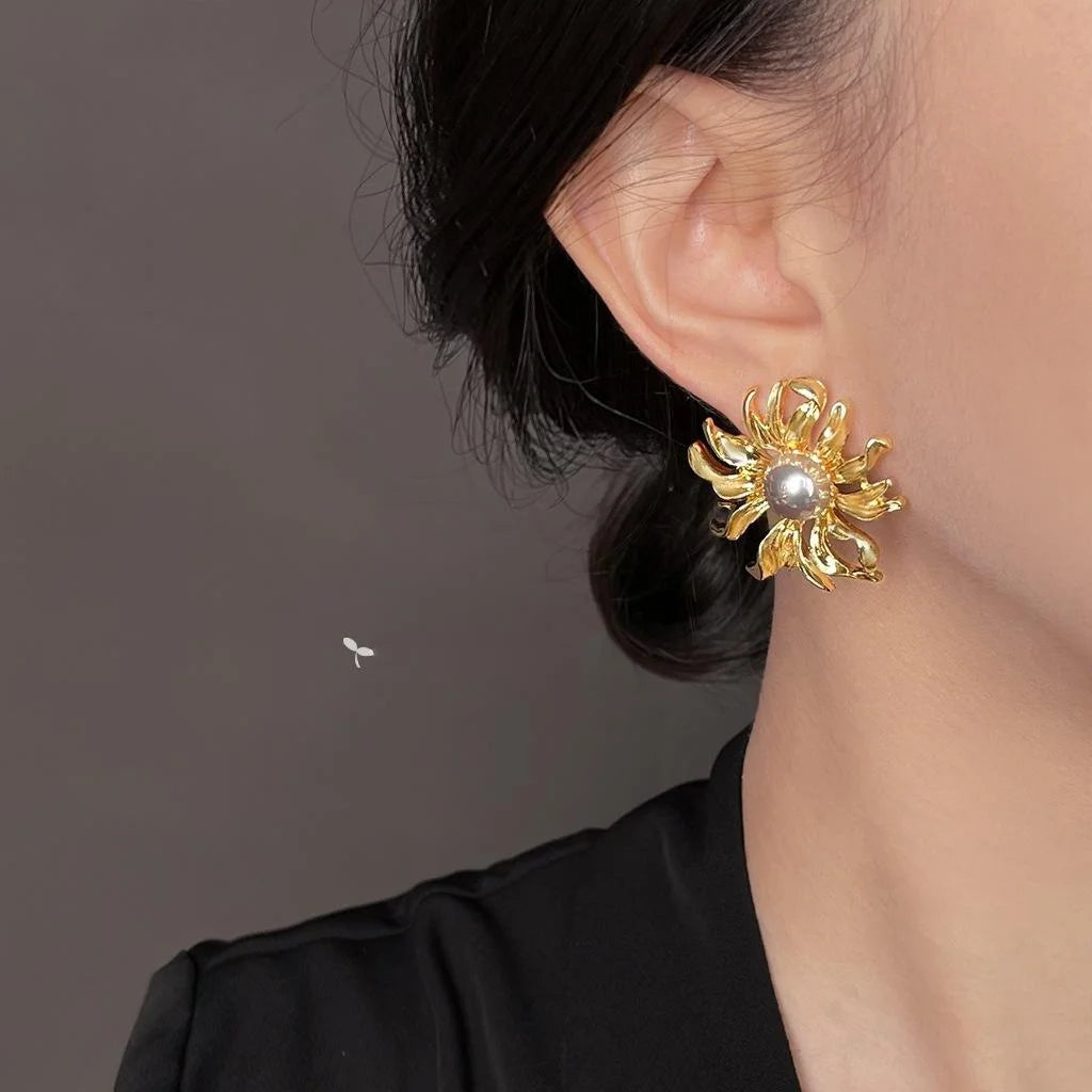 Old Money Style 14K Plated Copper Sunflower Flower Drop Earrings