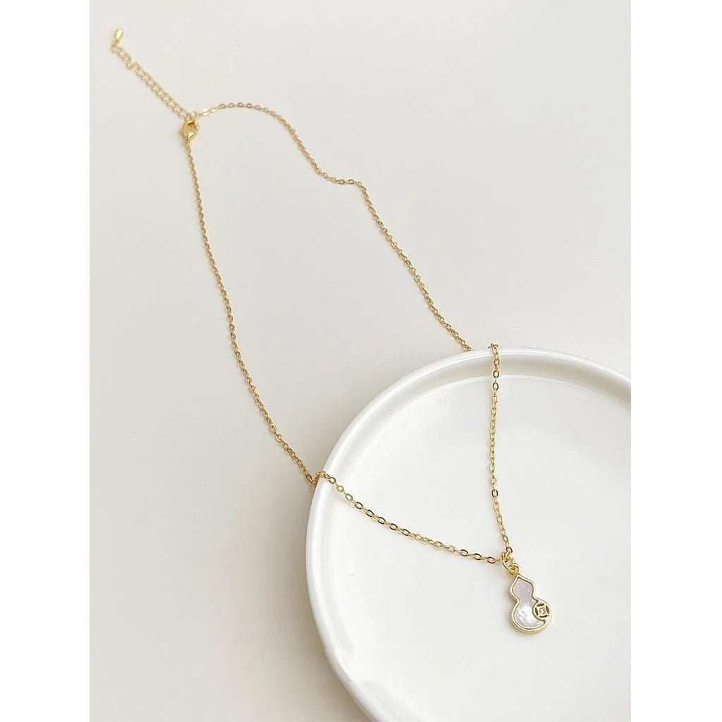 18K Gold Plated Copper Shell Gourd Pendant Necklace For Women Light Luxury Collarbone Chain