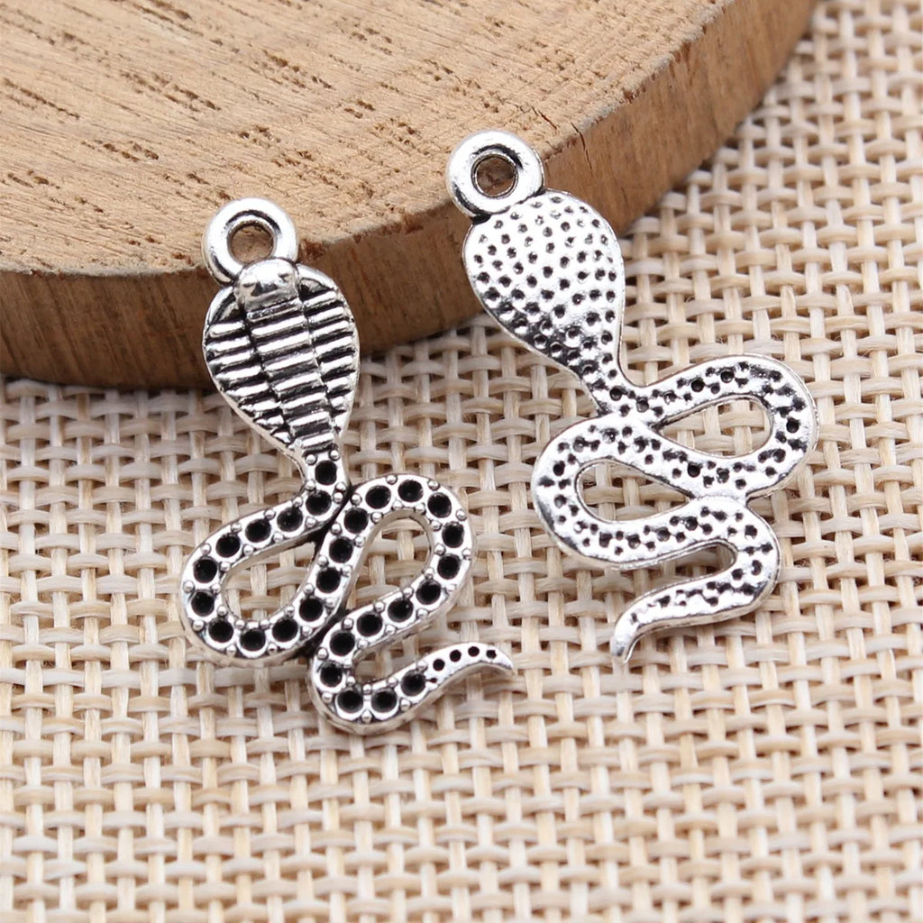 25x14mm 1.2g Antique Silver Zinc Alloy Cobra Charm Pendant for DIY Necklace Bracelet Jewelry Making