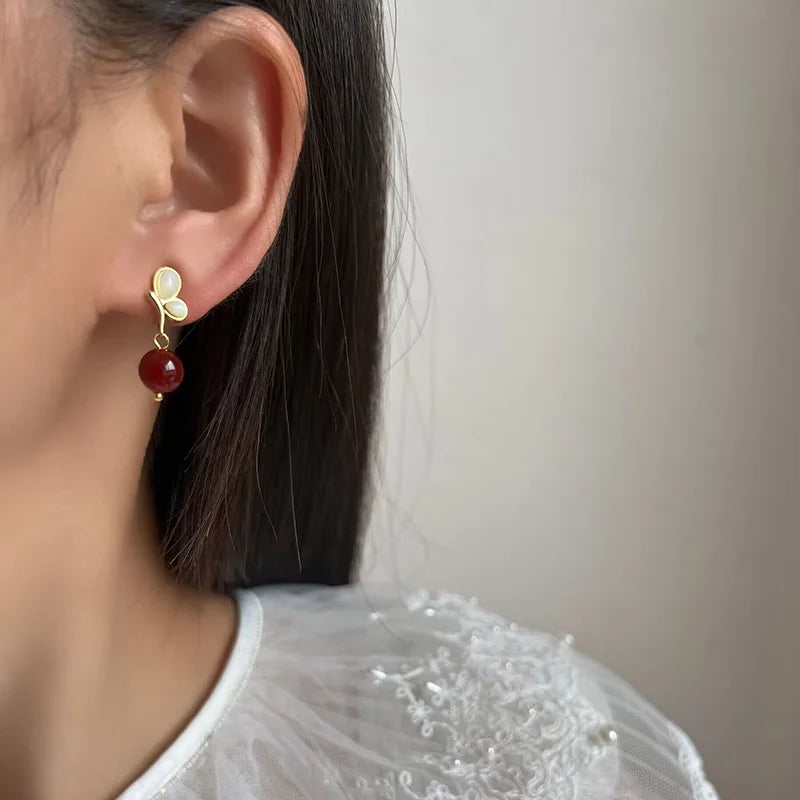 Vintage Shell Butterfly Red Agate Bead Drop Stud & Clip On No Piercing Gold Alloy Earrings
