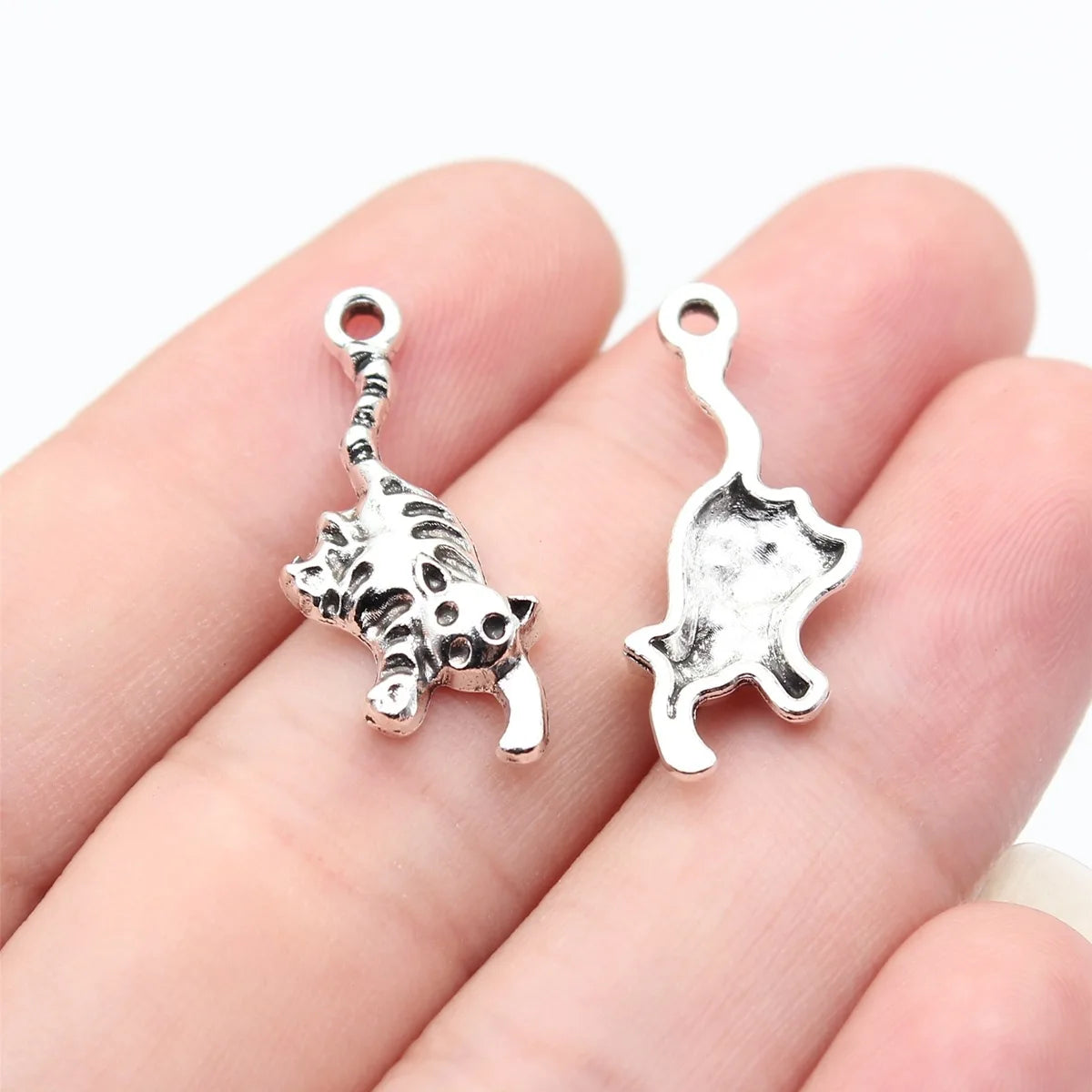 25x10mm 0.96g Antique Silver Zinc Alloy Cat Charm Pendant for DIY Bracelet Necklace Jewelry Making