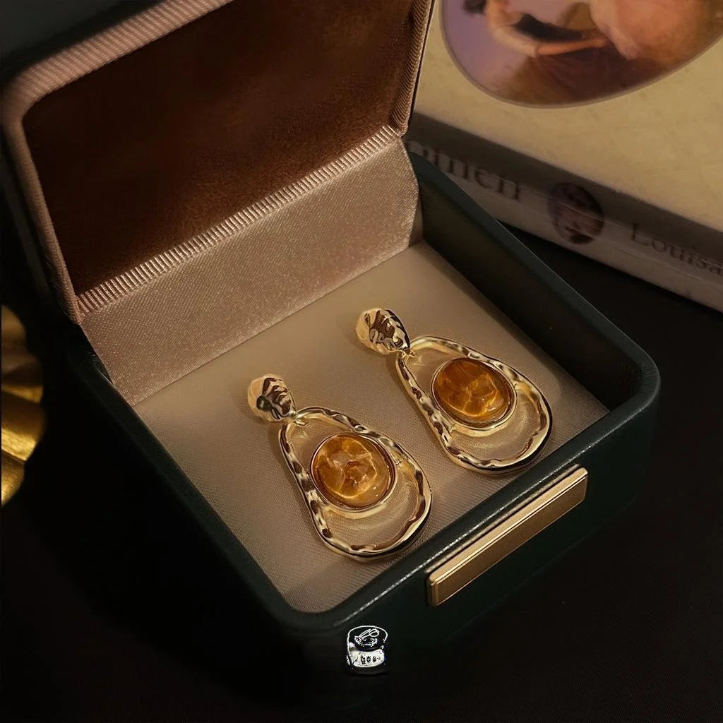 French Vintage Maillard Light Coffee Alloy Geometric Hollow Round Oval Drop Earrings