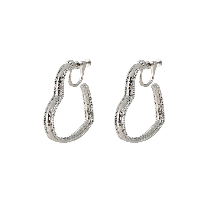 Elegant Silver Alloy Heart Hoop Textured Metal Stud & Clip On No Piercing Women's Fashion Earrings