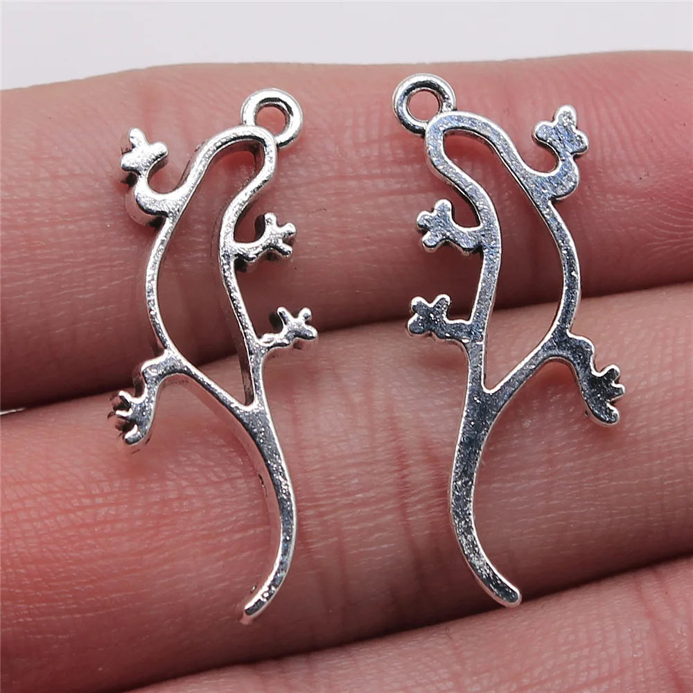 19x32mm 1.6g Antique Silver Zinc Alloy Hollow Gecko Lizard Charm Pendant for DIY Jewelry Making