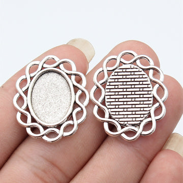 Wavy Edge Oval Pendant Setting 13x18mm in Two Finishes