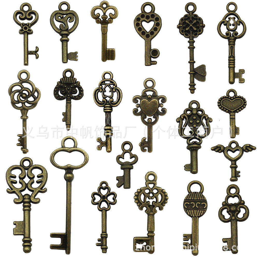Antique Bronze Zinc Alloy Heart Key Four Leaf Clover Key Charm Pendant for DIY Jewelry