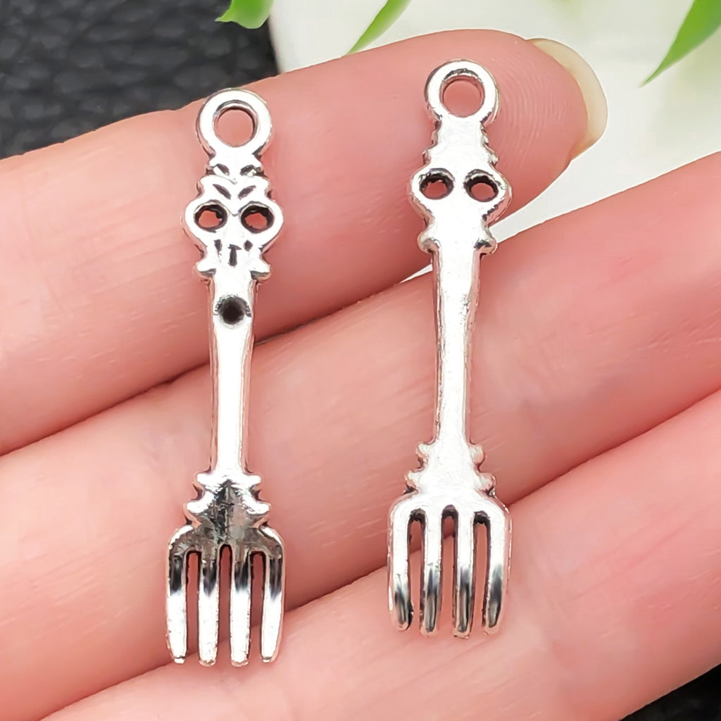 Antique Silver Zinc Alloy Knife Fork Spoon Tableware Charm Pendant for DIY Bracelet
