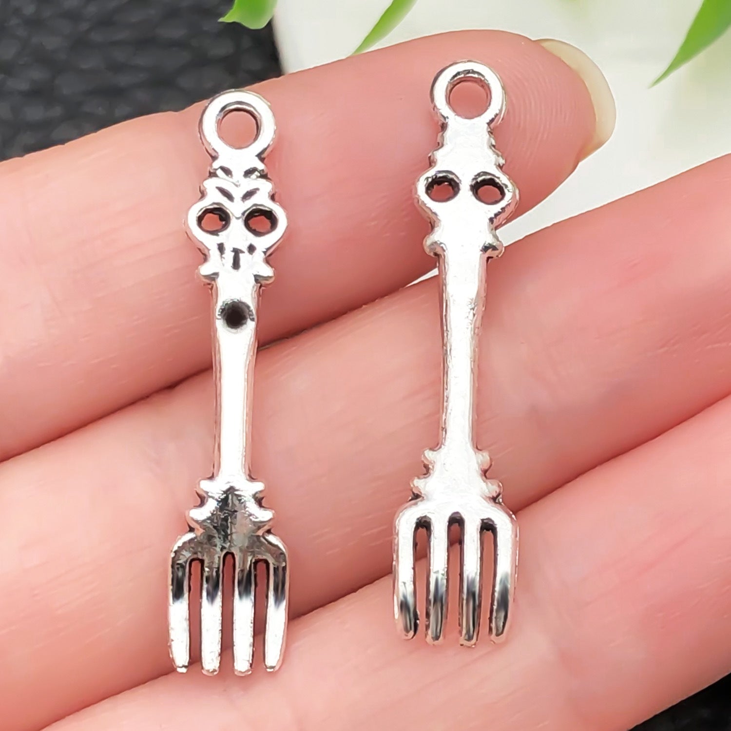 Antique Silver Zinc Alloy Knife Fork Spoon Tableware Charm Pendant for DIY Bracelet